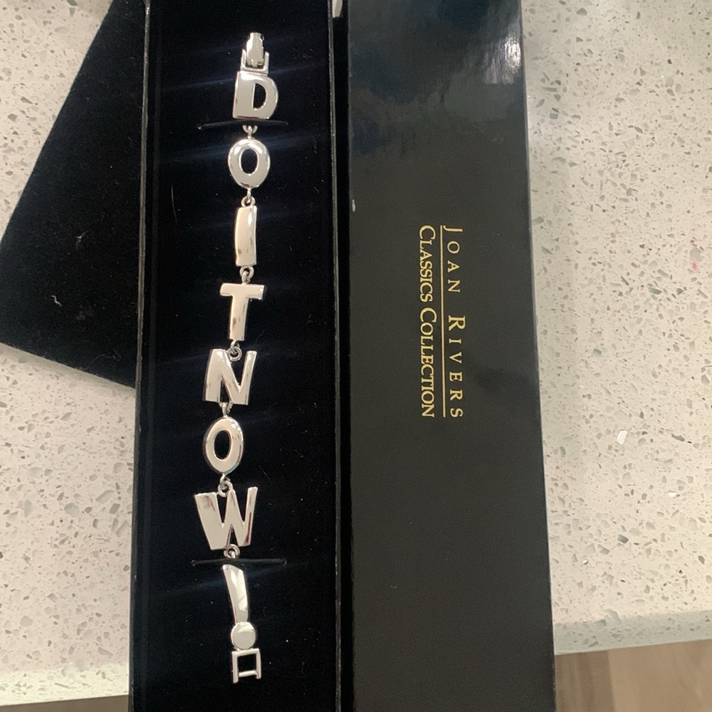 Vintage Joan Rivers “Do It Now!” Silver-tone Bracelet New in box - Picture 3 of 3